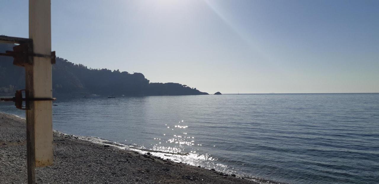 Il Cantone Del Faro Giardini Naxos Eksteriør bilde