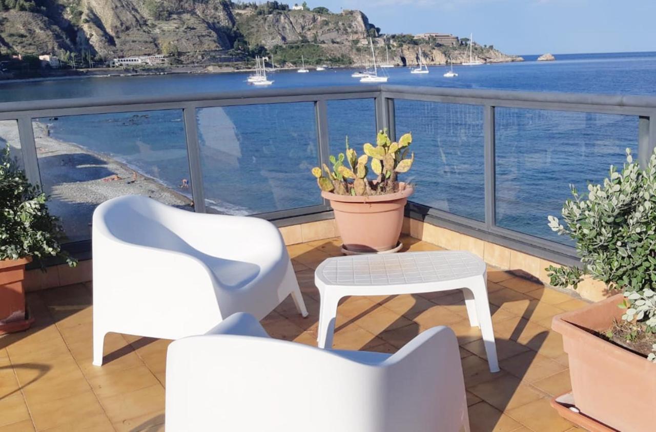 Il Cantone Del Faro Giardini Naxos Eksteriør bilde