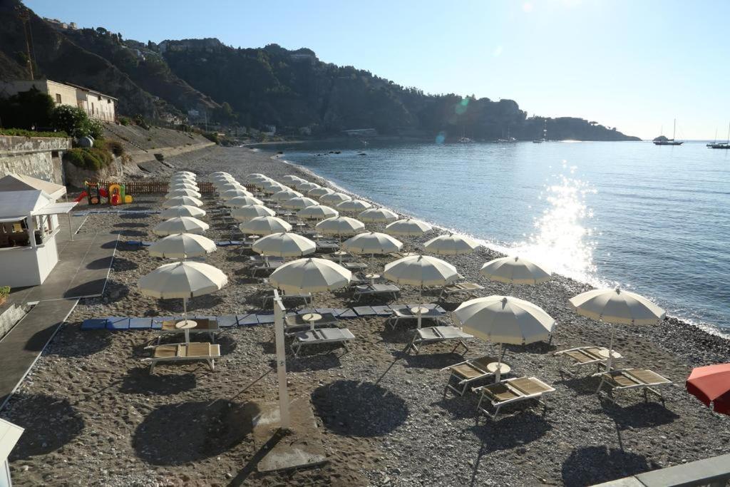 Il Cantone Del Faro Giardini Naxos Eksteriør bilde